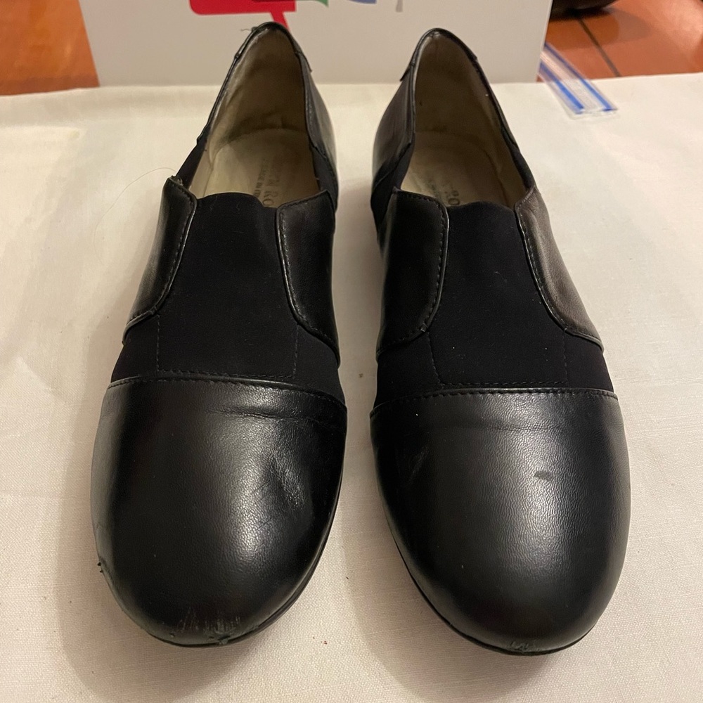 Taryn Rose black shoes Sz 39 made in Italy with the box